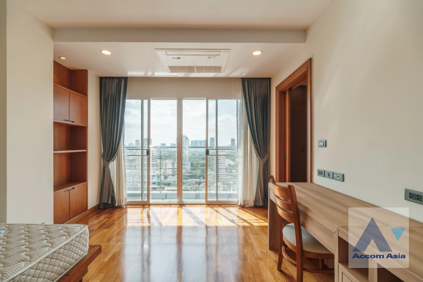 27  4 br Apartment For Rent in Sukhumvit ,Bangkok BTS Nana at Fully Furnished Apartment, Only 2 mins walk to BTS AA22746