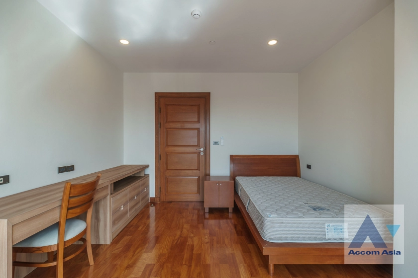 28  4 br Apartment For Rent in Sukhumvit ,Bangkok BTS Nana at Fully Furnished Apartment, Only 2 mins walk to BTS AA22746