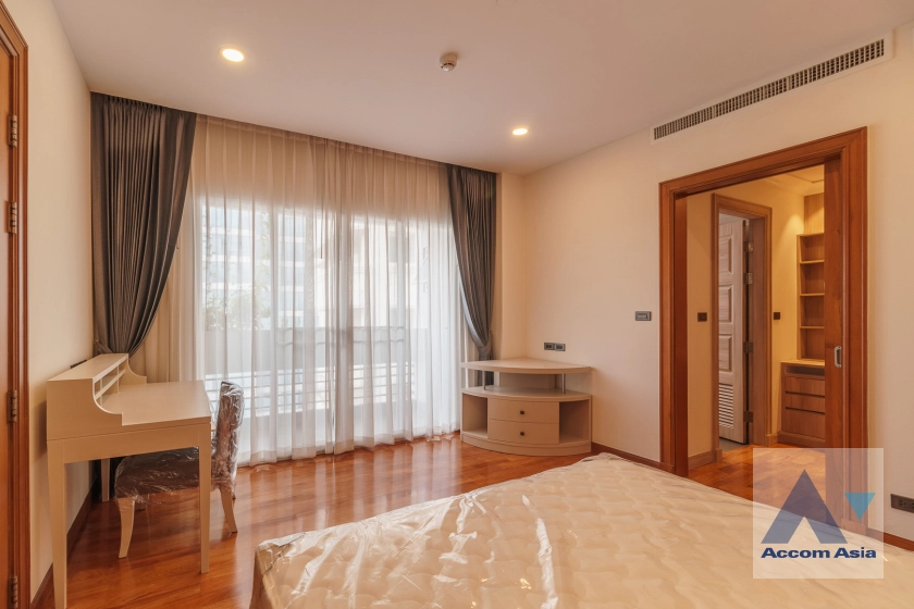 32  4 br Apartment For Rent in Sukhumvit ,Bangkok BTS Nana at Fully Furnished Apartment, Only 2 mins walk to BTS AA22746