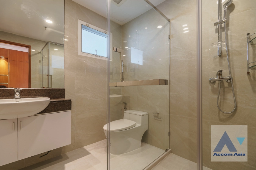 30  4 br Apartment For Rent in Sukhumvit ,Bangkok BTS Nana at Fully Furnished Apartment, Only 2 mins walk to BTS AA22746