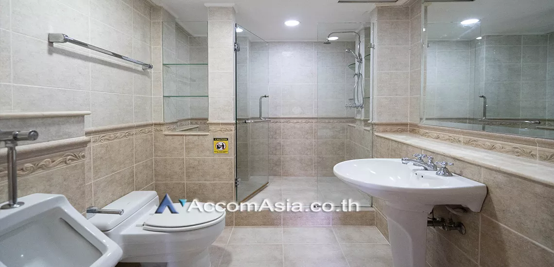 8  3 br Townhouse For Rent in Sukhumvit ,Bangkok BTS Nana AA22772