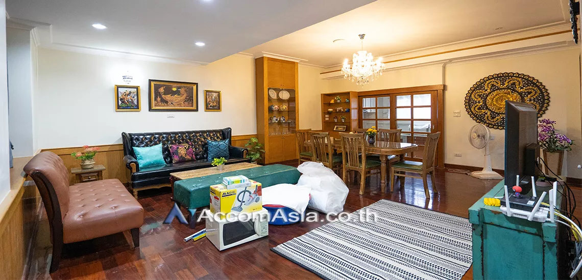 Home Office |  3 Bedrooms  Townhouse For Rent in Sukhumvit, Bangkok  near BTS Nana (AA22772)