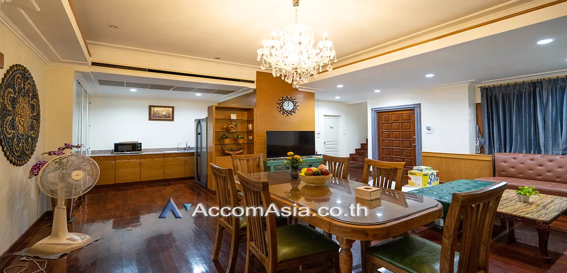  1  3 br Townhouse For Rent in Sukhumvit ,Bangkok BTS Nana AA22772