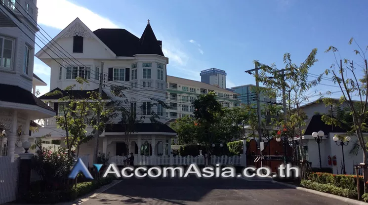  2  5 br House for rent and sale in Bangna ,Bangkok  at Fantasia Villa 4 AA69323