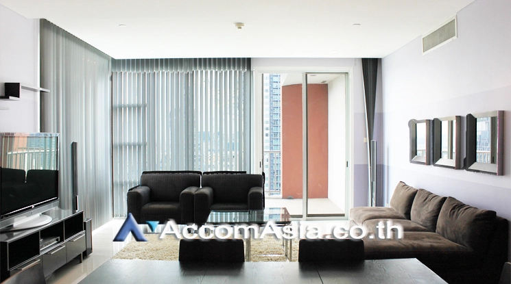 Pet friendly |  Fullerton Sukhumvit Condominium  3 Bedroom for Rent BTS Ekkamai in Sukhumvit Bangkok