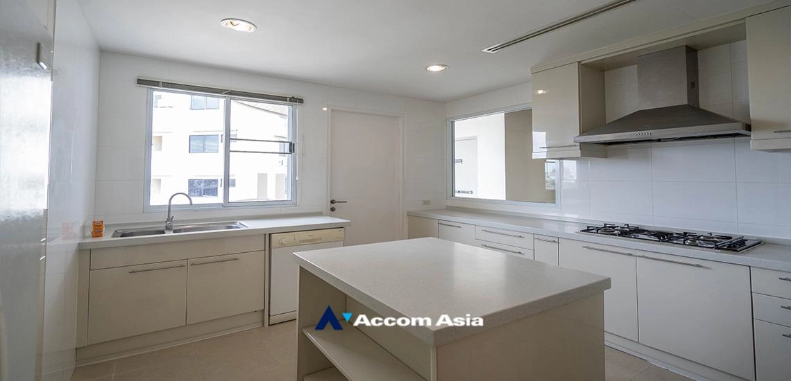 4  3 br Apartment for rent and sale in Sukhumvit ,Bangkok BTS Ekkamai at Low-rise Apartment, Only 1,000m to BTS AA22802