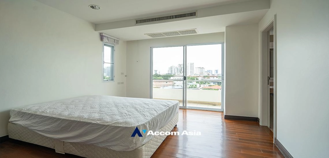 6  3 br Apartment for rent and sale in Sukhumvit ,Bangkok BTS Ekkamai at Low-rise Apartment, Only 1,000m to BTS AA22802