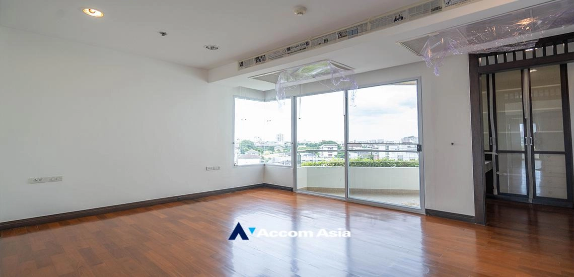 8  3 br Apartment for rent and sale in Sukhumvit ,Bangkok BTS Ekkamai at Low-rise Apartment, Only 1,000m to BTS AA22802