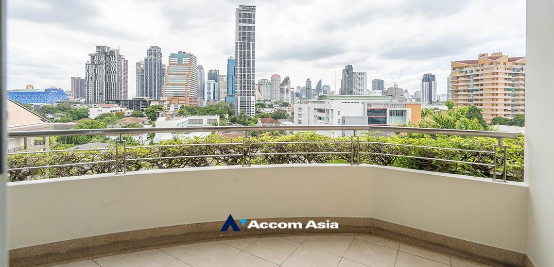 11  3 br Apartment for rent and sale in Sukhumvit ,Bangkok BTS Ekkamai at Low-rise Apartment, Only 1,000m to BTS AA22802
