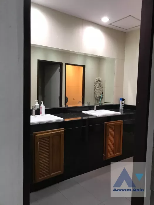 16  Office Space For Rent in Sukhumvit ,Bangkok BTS Asok - MRT Sukhumvit at Office space in Bangkok AA22805