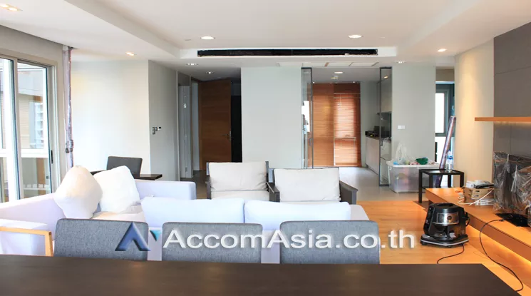 5  3 br Apartment For Rent in Ploenchit ,Bangkok BTS Chitlom at Low Rise And Peaceful AA22810