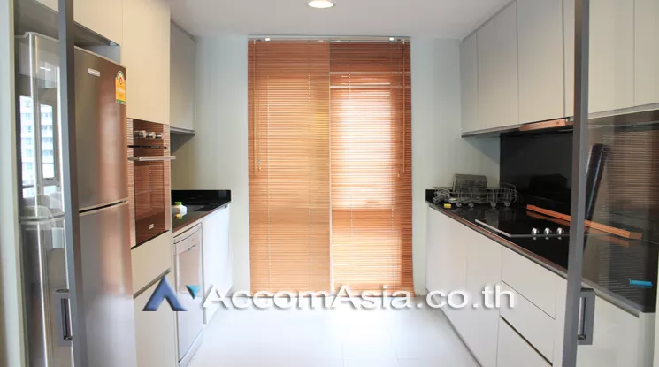 6  3 br Apartment For Rent in Ploenchit ,Bangkok BTS Chitlom at Low Rise And Peaceful AA22810