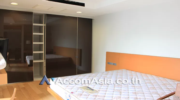8  3 br Apartment For Rent in Ploenchit ,Bangkok BTS Chitlom at Low Rise And Peaceful AA22810