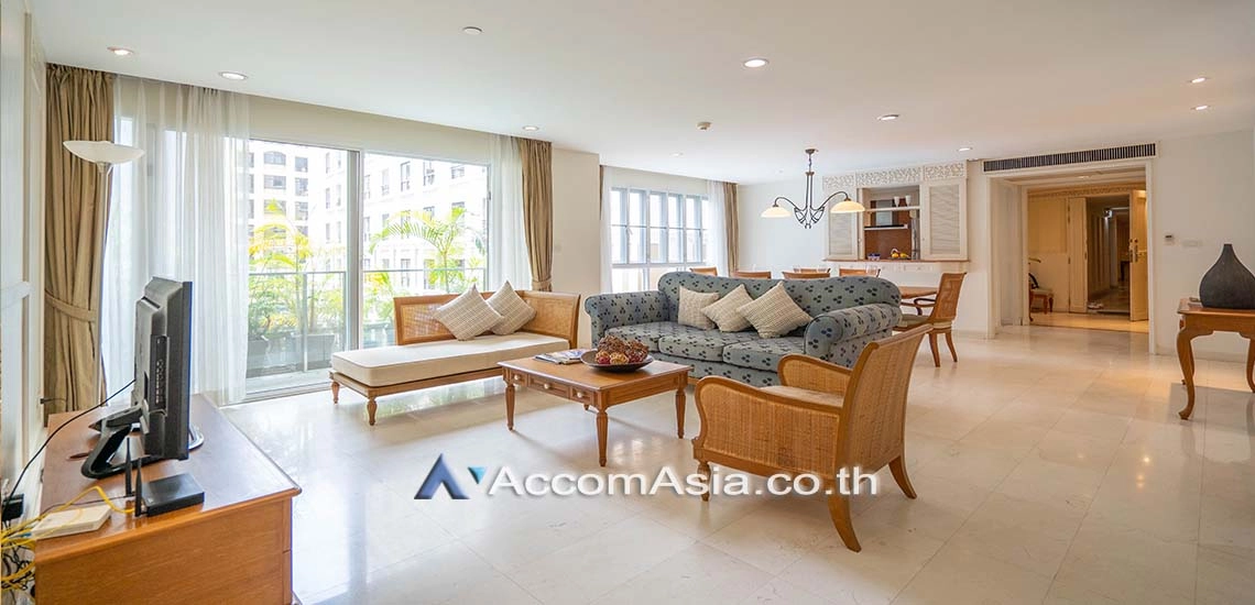 Pet friendly |  Highly Convenient Residence Fews Mins Walk to Silom and Sathon Apartment  3 Bedroom for Sale & Rent BTS Chong Nonsi in Silom Bangkok