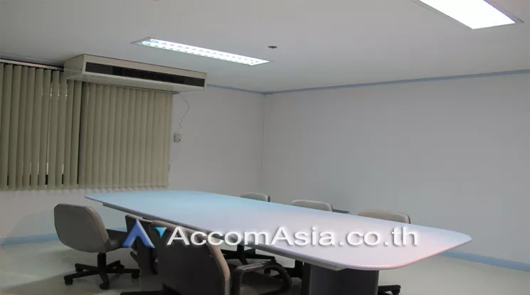 Split-type Air |  Office space For Rent in Silom, Bangkok  near BTS Sala Daeng (AA22827)
