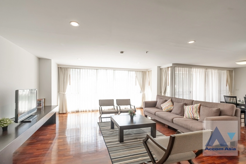 Pet friendly |  High-end Low Rise  Apartment  3 Bedroom for Rent BTS Surasak in Silom Bangkok