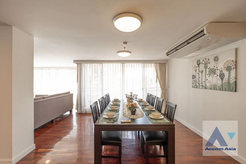 5  3 br Apartment For Rent in Silom ,Bangkok BTS Surasak at High-end Low Rise  13600