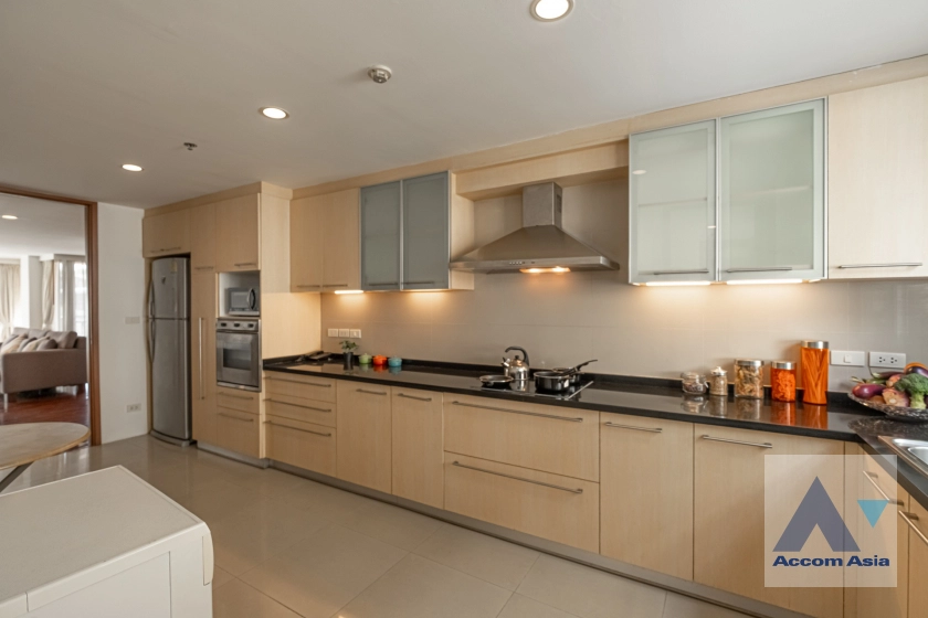 7  3 br Apartment For Rent in Silom ,Bangkok BTS Surasak at High-end Low Rise  13600