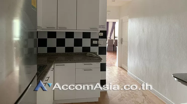  3 Bedrooms  Apartment For Rent in Phaholyothin, Bangkok  near BTS Thong Lo (AA85329)