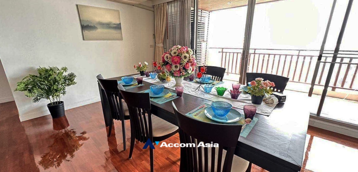 8  3 br Apartment for rent and sale in Silom ,Bangkok BTS Surasak at High-end Low Rise  13601