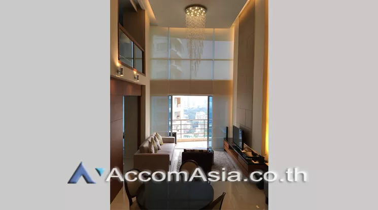 Duplex Condo |  2 Bedrooms  Condominium For Rent in Ploenchit, Bangkok  near BTS Ratchadamri (AA22851)