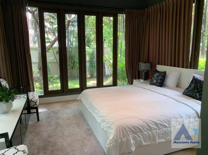 11  5 br House for rent and sale in Sukhumvit ,Bangkok BTS Ekkamai AA22860