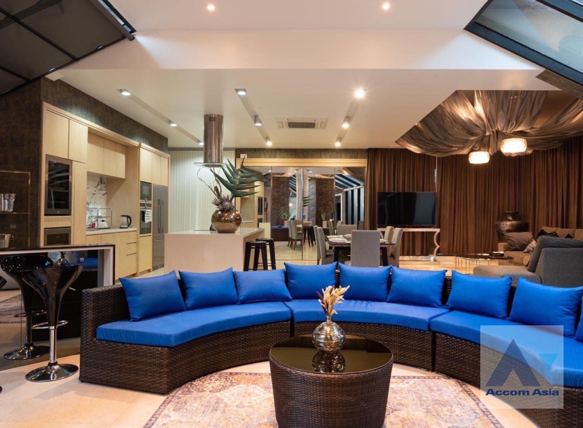 5  5 br House for rent and sale in Sukhumvit ,Bangkok BTS Ekkamai AA22860