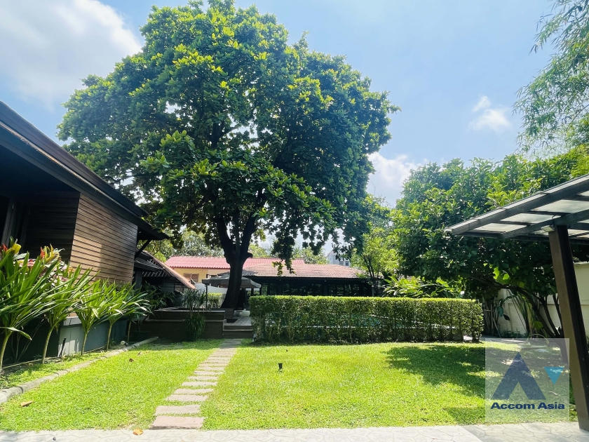  1  5 br House for rent and sale in Sukhumvit ,Bangkok BTS Ekkamai AA22860