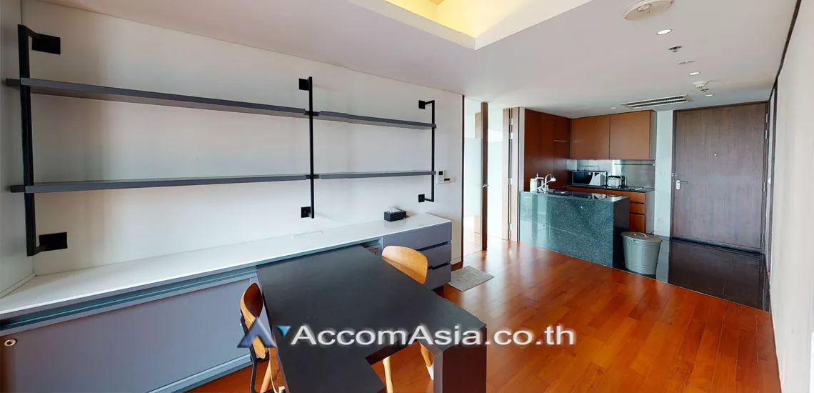 4  1 br Condominium For Rent in Ploenchit ,Bangkok BTS Ratchadamri at Hansar Residence AA22861