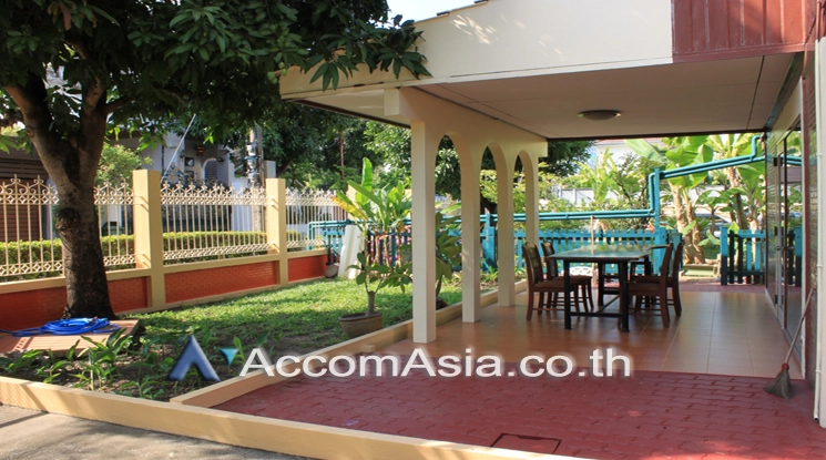  1  2 br House for rent and sale in Sukhumvit ,Bangkok BTS On Nut AA22885