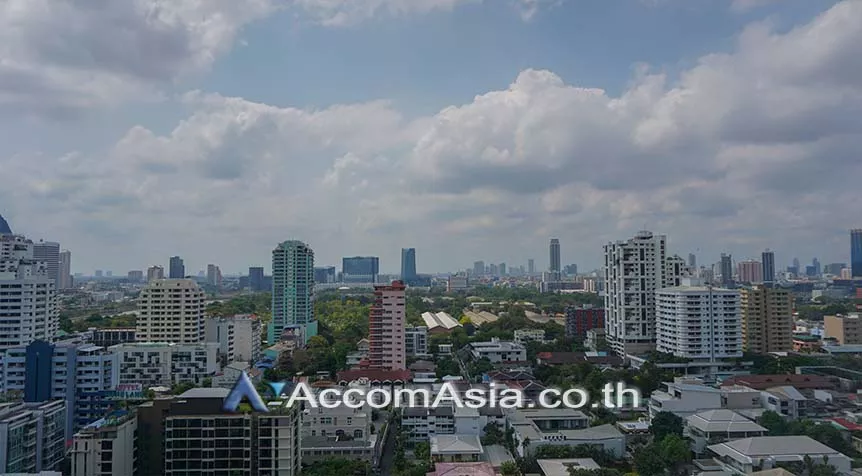 Big Balcony |  Newton Tower Condominium  3 Bedroom for Sale & Rent BTS Nana in Sukhumvit Bangkok