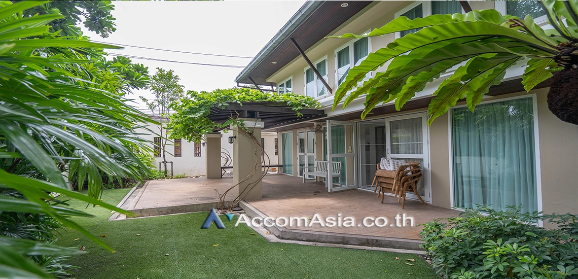  1  3 br House For Rent in Sukhumvit ,Bangkok BTS Ekkamai at Private Compound AA22906