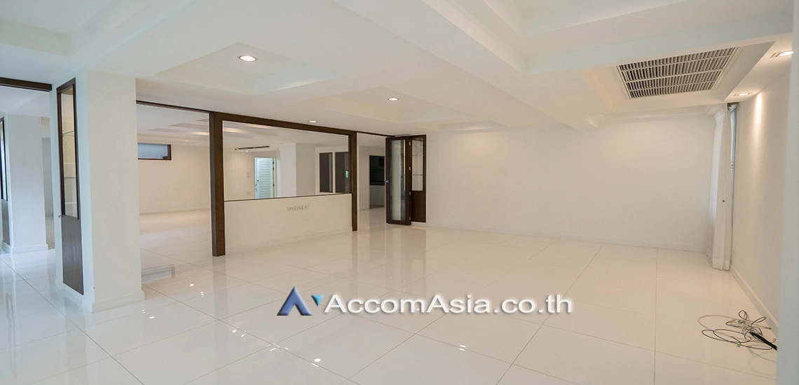6  3 br House for rent and sale in Sukhumvit ,Bangkok BTS Ekkamai at Private Compound AA22906