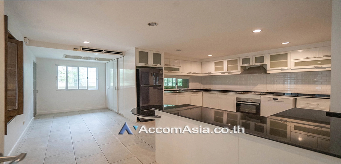 8  3 br House For Rent in Sukhumvit ,Bangkok BTS Ekkamai at Private Compound AA22906