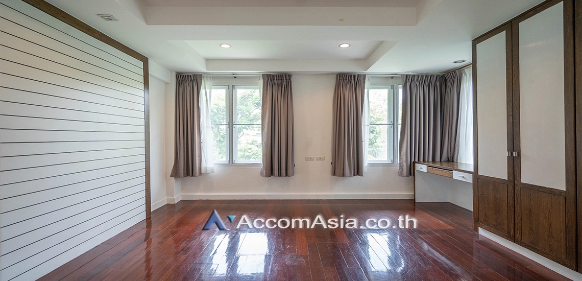 17  3 br House For Rent in Sukhumvit ,Bangkok BTS Ekkamai at Private Compound AA22906