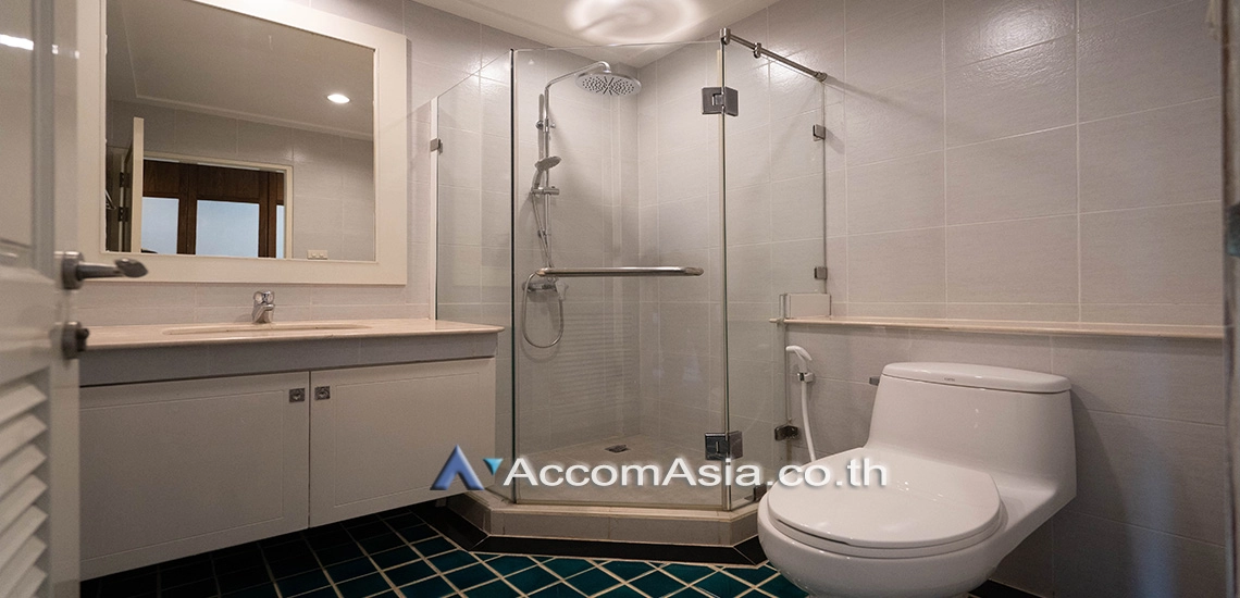 22  3 br House For Rent in Sukhumvit ,Bangkok BTS Ekkamai at Private Compound AA22906