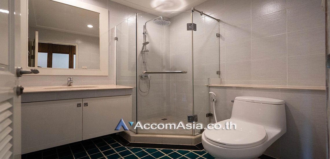 22  3 br House for rent and sale in Sukhumvit ,Bangkok BTS Ekkamai at Private Compound AA22906