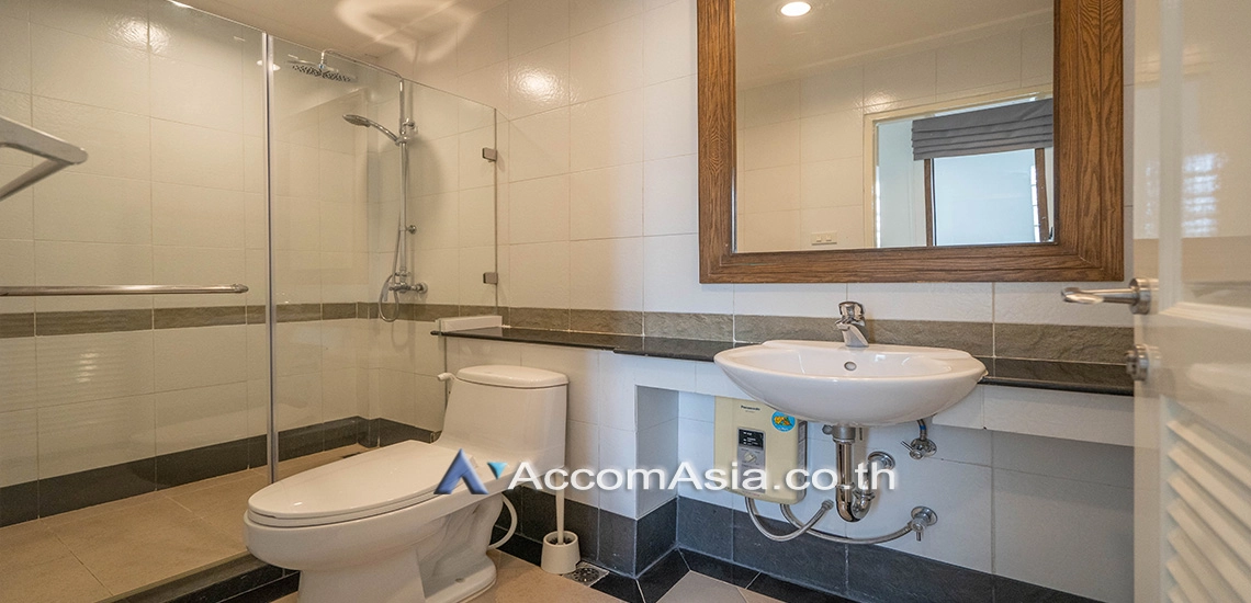 23  3 br House For Rent in Sukhumvit ,Bangkok BTS Ekkamai at Private Compound AA22906