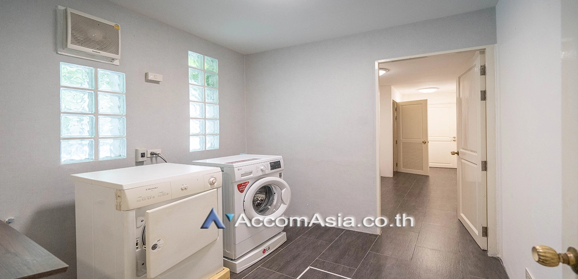 20  3 br House For Rent in Sukhumvit ,Bangkok BTS Ekkamai at Private Compound AA22906