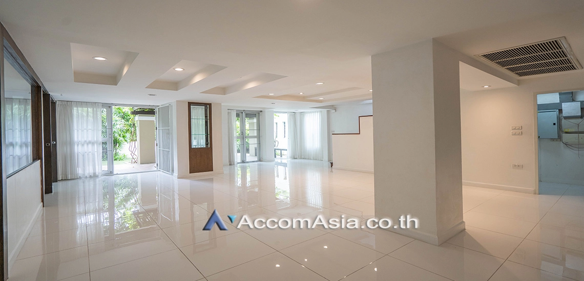 9  3 br House for rent and sale in Sukhumvit ,Bangkok BTS Ekkamai at Private Compound AA22906