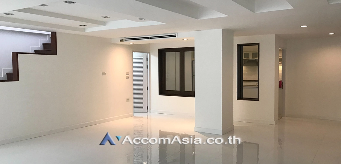 16  3 br House For Rent in Sukhumvit ,Bangkok BTS Ekkamai at Private Compound AA22906