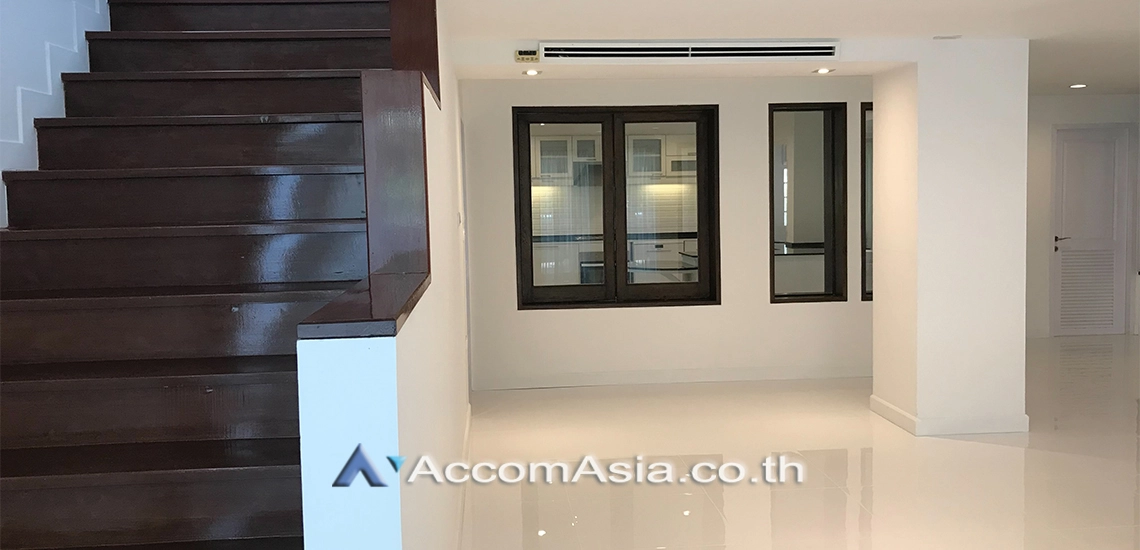 11  3 br House for rent and sale in Sukhumvit ,Bangkok BTS Ekkamai at Private Compound AA22906