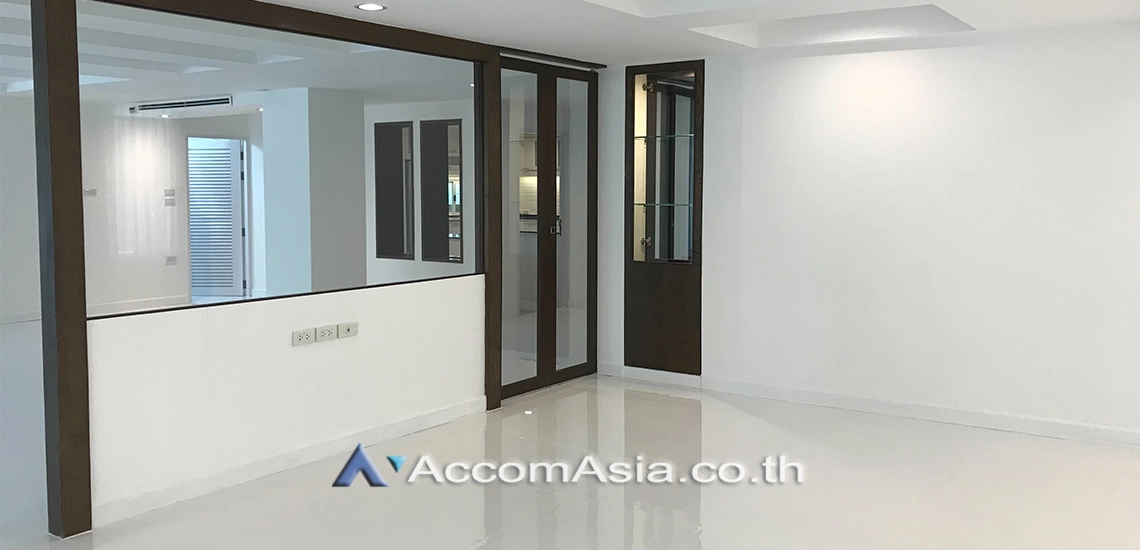 12  3 br House for rent and sale in Sukhumvit ,Bangkok BTS Ekkamai at Private Compound AA22906