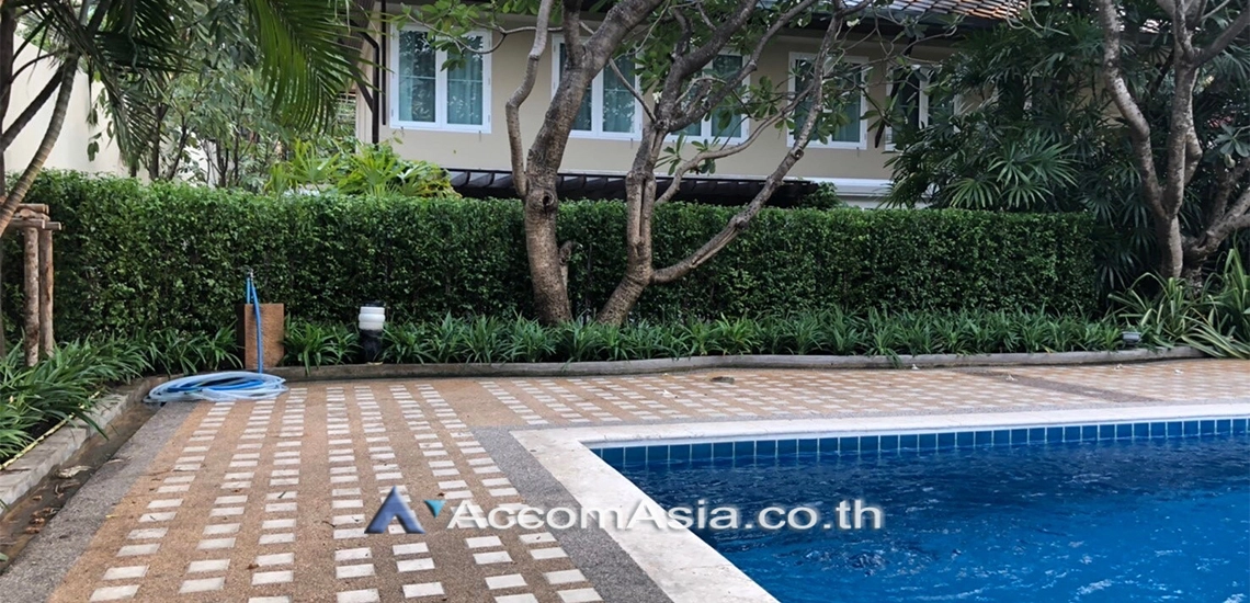 26  3 br House For Rent in Sukhumvit ,Bangkok BTS Ekkamai at Private Compound AA22906