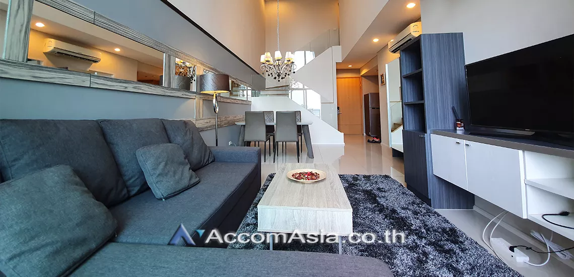 Double High Ceiling, Duplex Condo |  2 Bedrooms  Condominium For Rent in Phaholyothin, Bangkok  near MRT Phetchaburi - ARL Makkasan (AA22935)