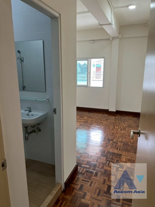 22  5 br Townhouse for rent and sale in Sukhumvit ,Bangkok BTS Asok - MRT Sukhumvit AA22936