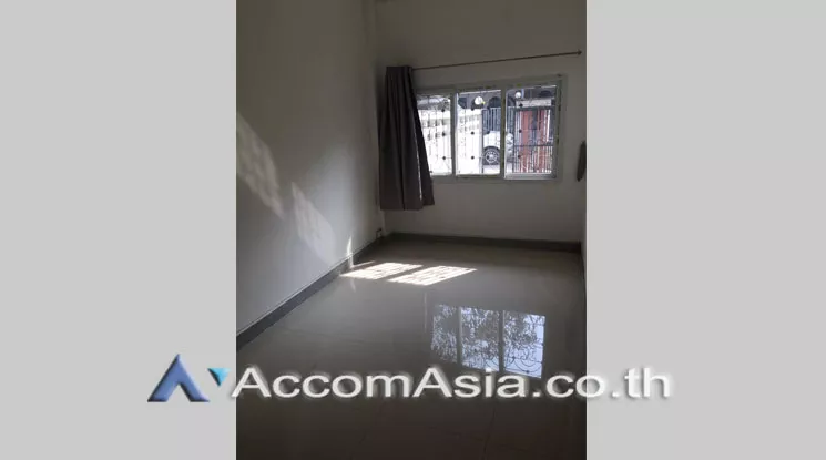 Home Office |  4 Bedrooms  Townhouse For Rent in Sukhumvit, Bangkok  near BTS Asok - MRT Sukhumvit (AA22936)