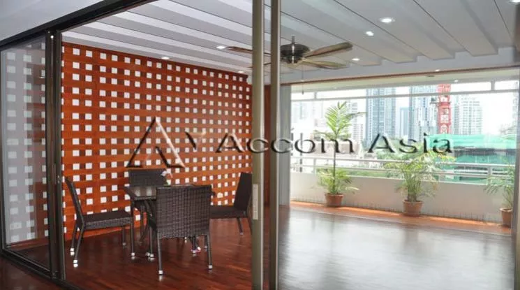 unit 4 Bedrooms  Apartment For Rent in Sukhumvit, Bangkok  near BTS Thong Lo (13611)