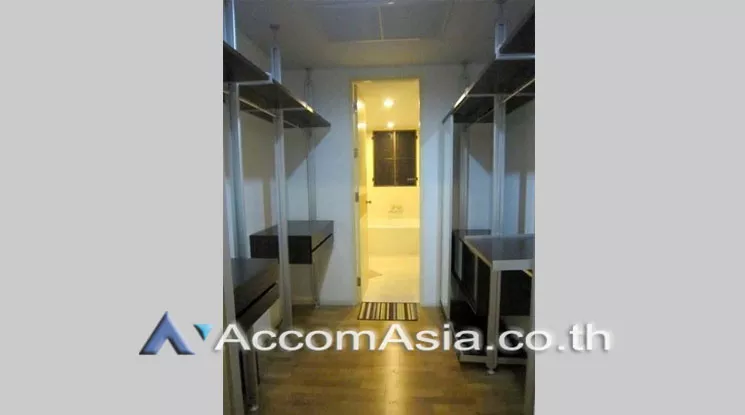  2 Bedrooms  Condominium For Rent & Sale in Ratchadapisek, Bangkok  near MRT Thailand Cultural Center (AA22948)