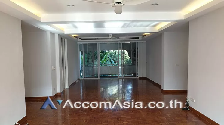 unit 4 Bedrooms  Apartment For Rent in Sathorn, Bangkok  near BTS Chong Nonsi (AA22975)